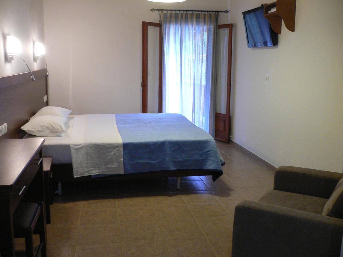 Megalos Mourtias Apartment Alonnisos Town Bagian luar foto